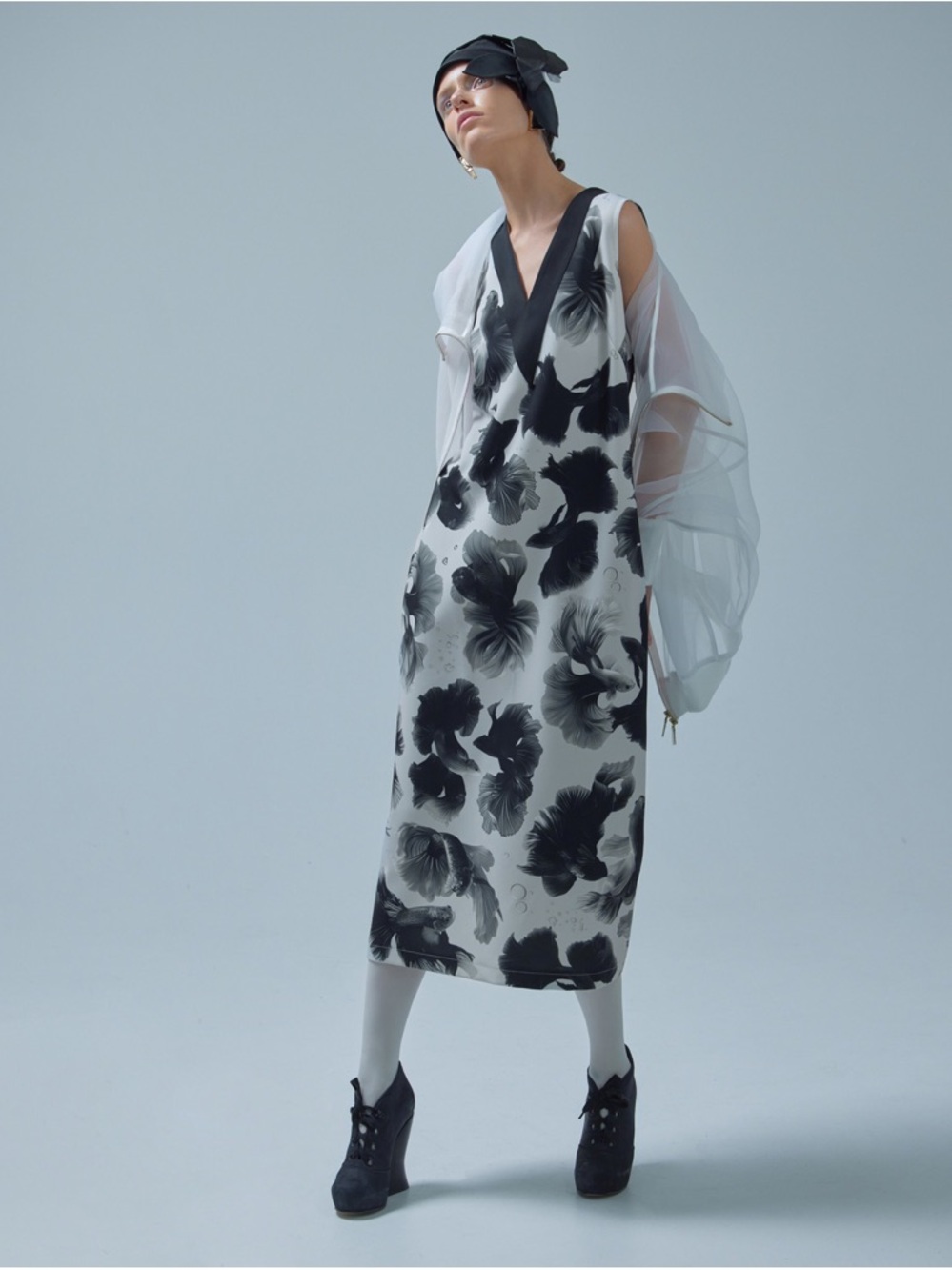 Julia Allert Black & White V-Neck Beta Fish Midi Dress